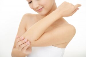 産後ママの肘の痛み