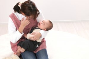 抱っこ疲れの肘の痛みにも鍼灸を