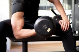 硬くなった筋肉を緩める