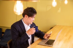 すき間時間にスマホをしてしまう