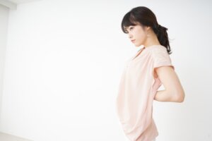 背中の痛み・腰痛にも鍼灸を
