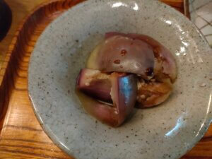 横川町「酒飯　増亭」の茄子の糠漬け