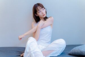 肘を伸ばして上腕三頭筋を動かす