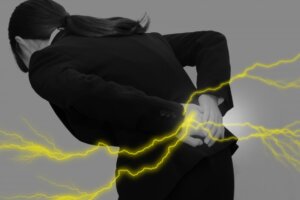 足がしびれる坐骨神経痛