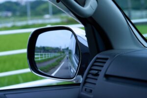 首が痛くて後ろが向けない