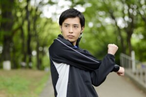 肘の痛みは骨の問題では無い