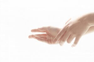 頚椎症による手の痺れ