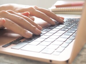 首に負担の掛からない生活