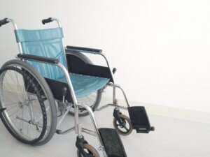 尾てい骨の骨折は鍼灸では改善しません