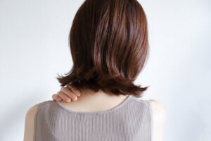 首の付け根や後頭部の首こり
