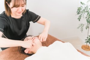 フェイスラインをシャープに