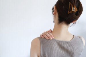 肩こり・首の痛みに鍼灸を